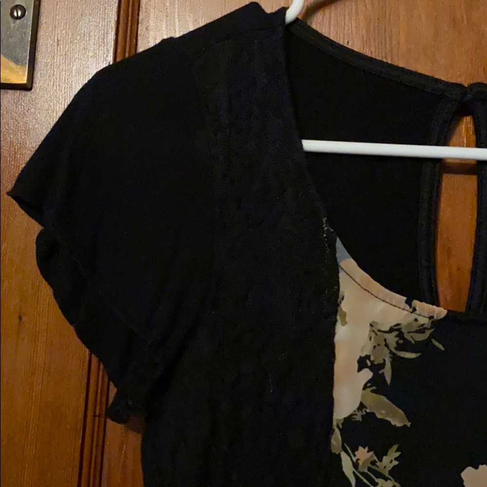 Floral pattern blouse - Picture 2 of 3